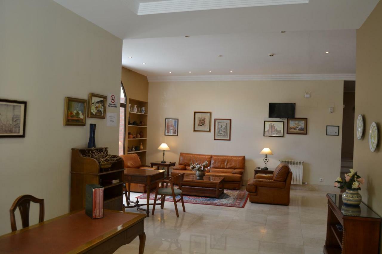 Hotel Villegas Valencia de Don Juan Eksteriør billede